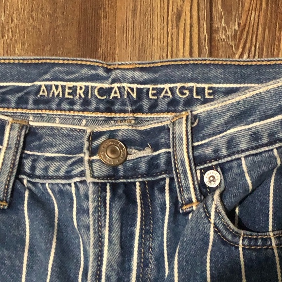 American Eagle Jeans Women's 0 Mom Jean Pin Stripe High Rise Relaxed Denim - Picture 2 of 6